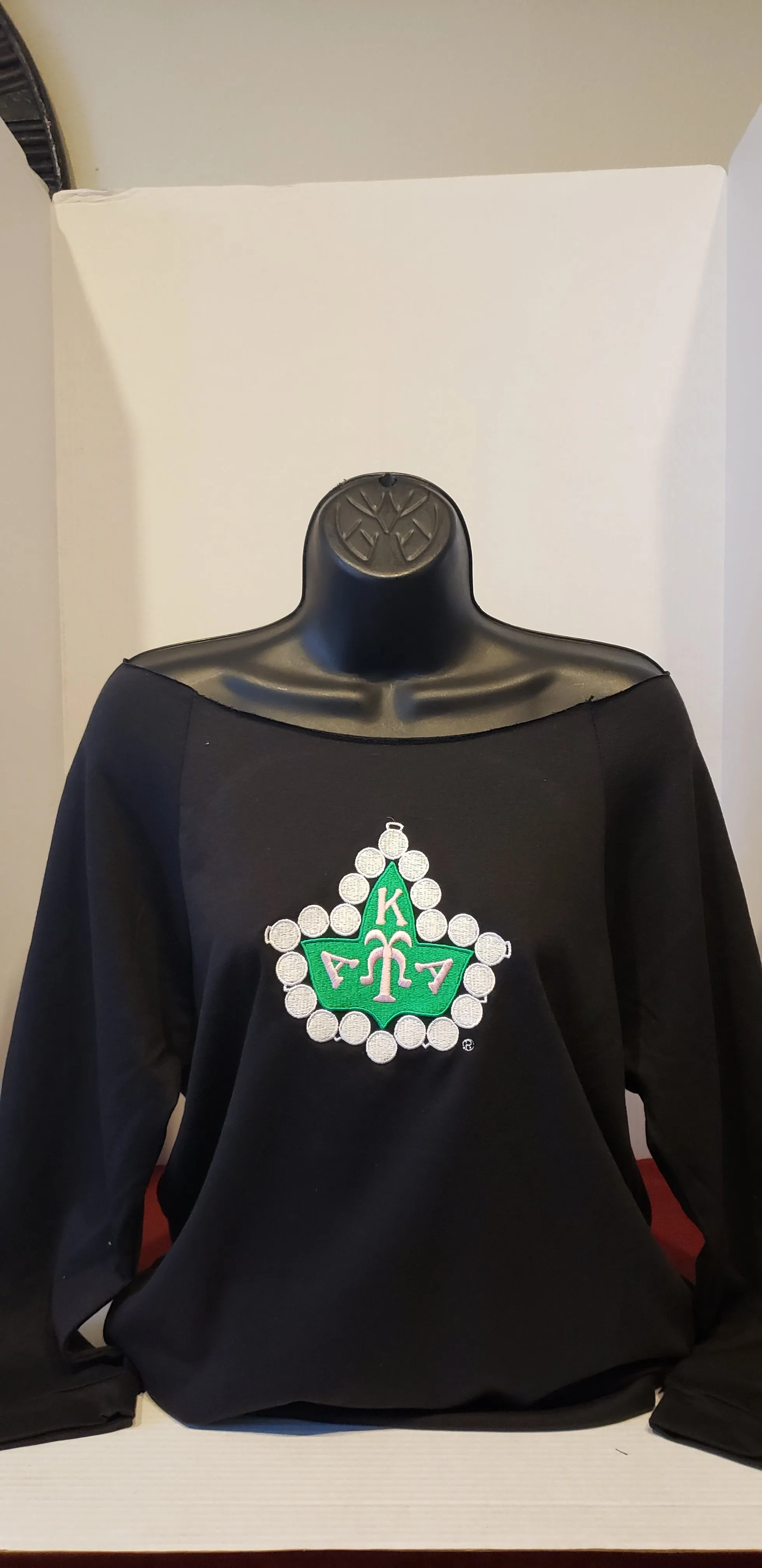 AKA 3/4  IVY OFF THE SHOULDER SHIRT (Black)