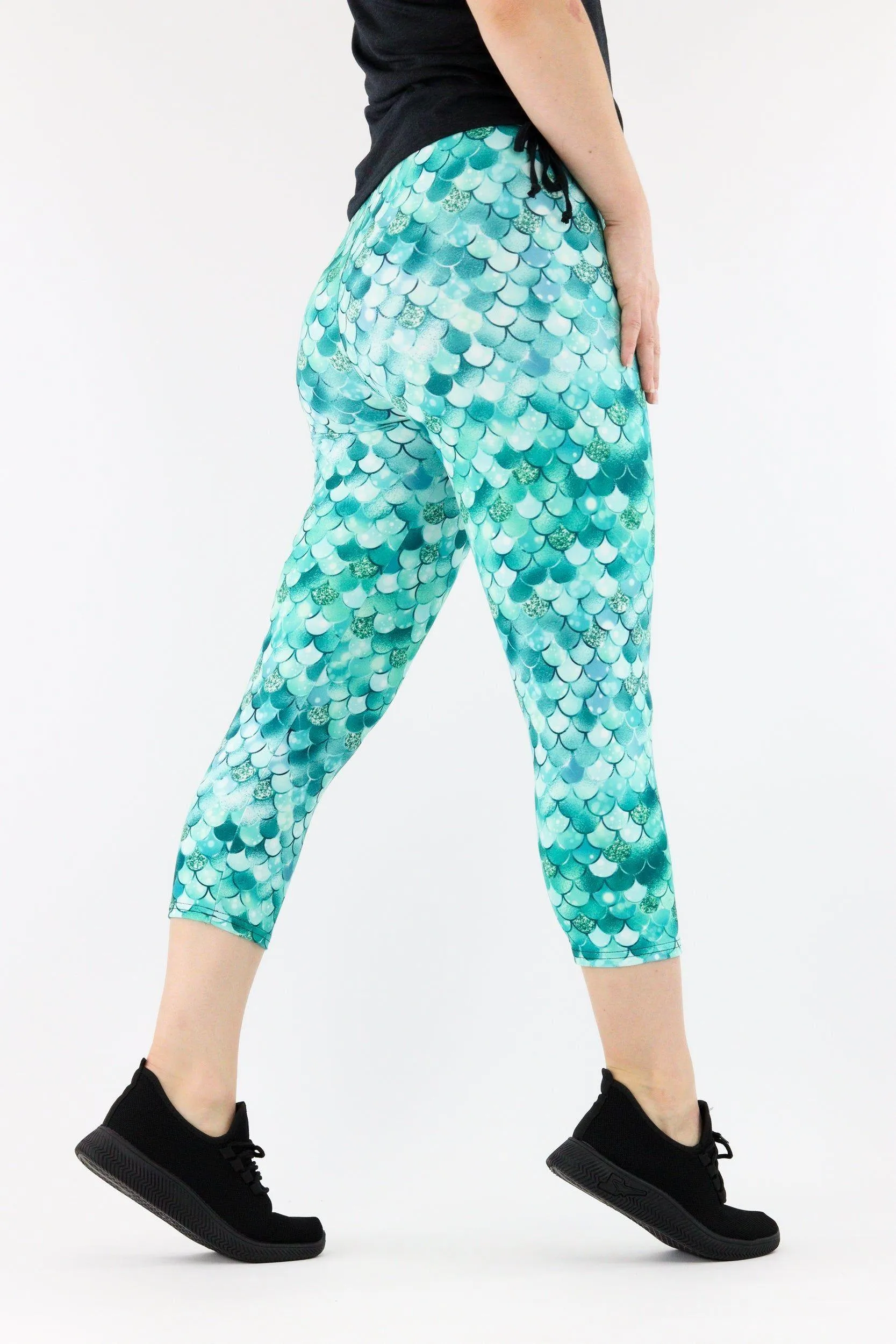Aquamarine Mermaid - Casual Capri Leggings