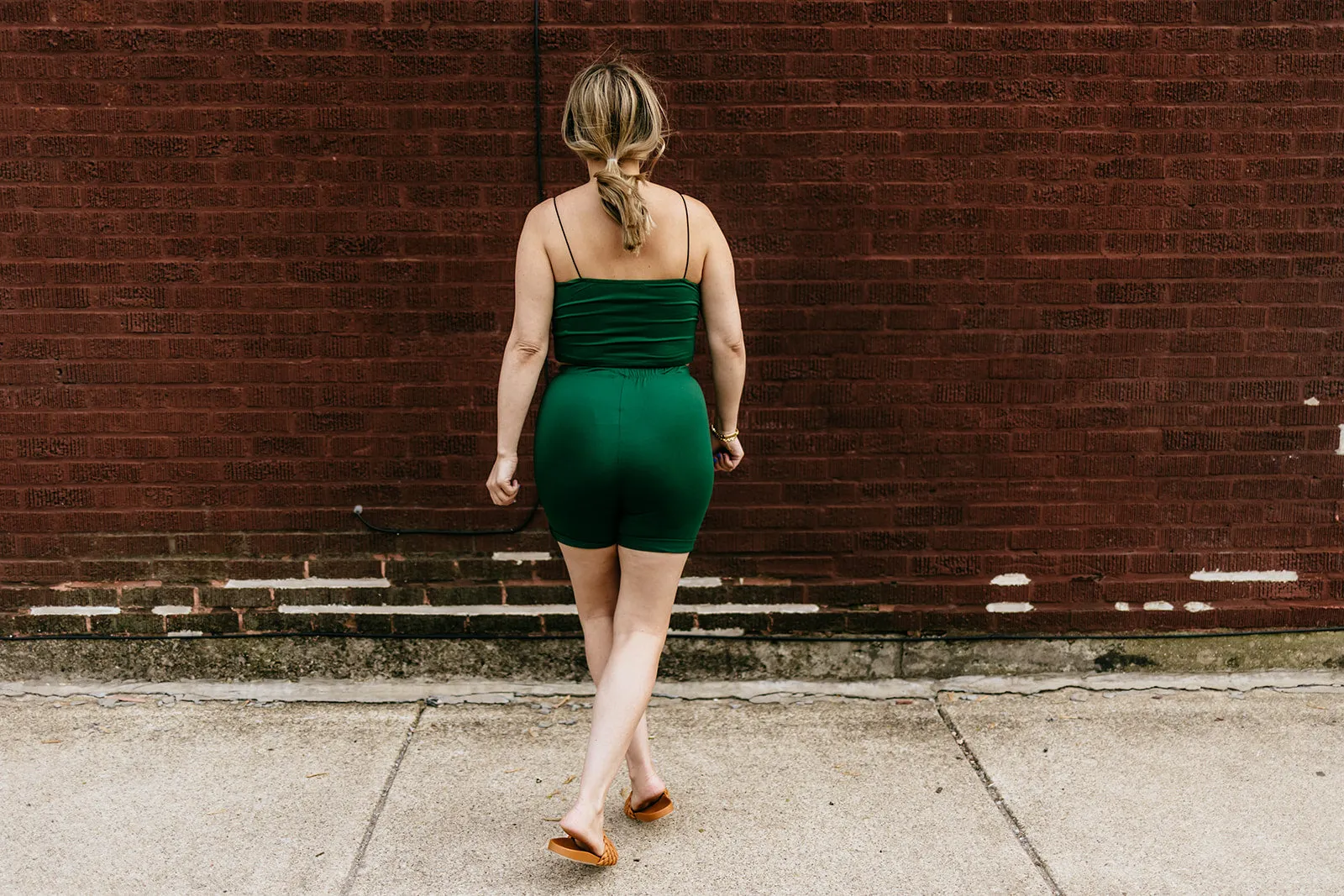 vada winter biker short in evergreen